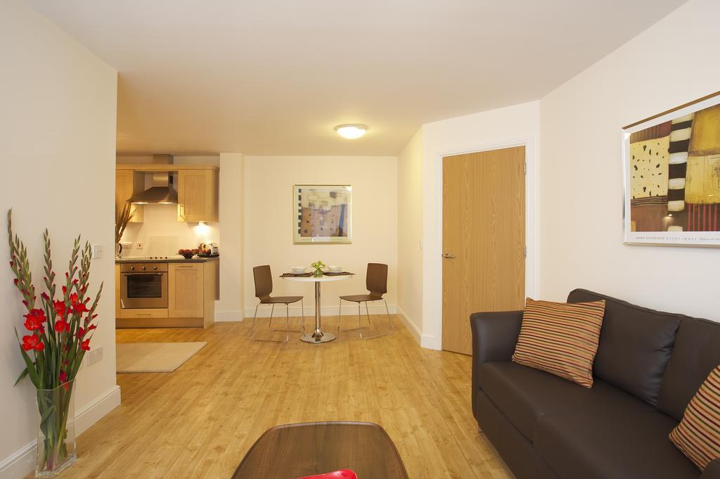 Ferienwohnung Saco Farnborough Farnborough  Zimmer foto